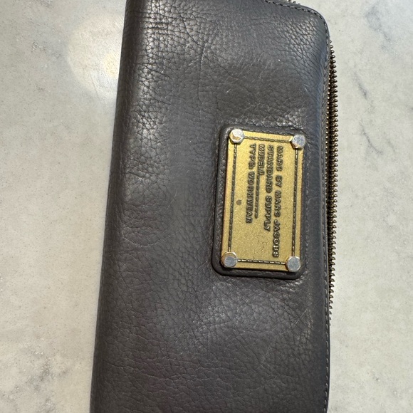 Marc By Marc Jacobs Metallic Gray Leather Wallet - Picture 1 of 9